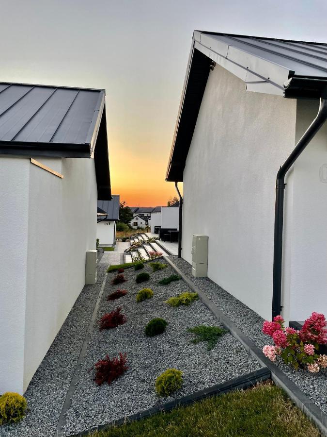 Ostoja Colette Apartment Ярославец Екстериор снимка
