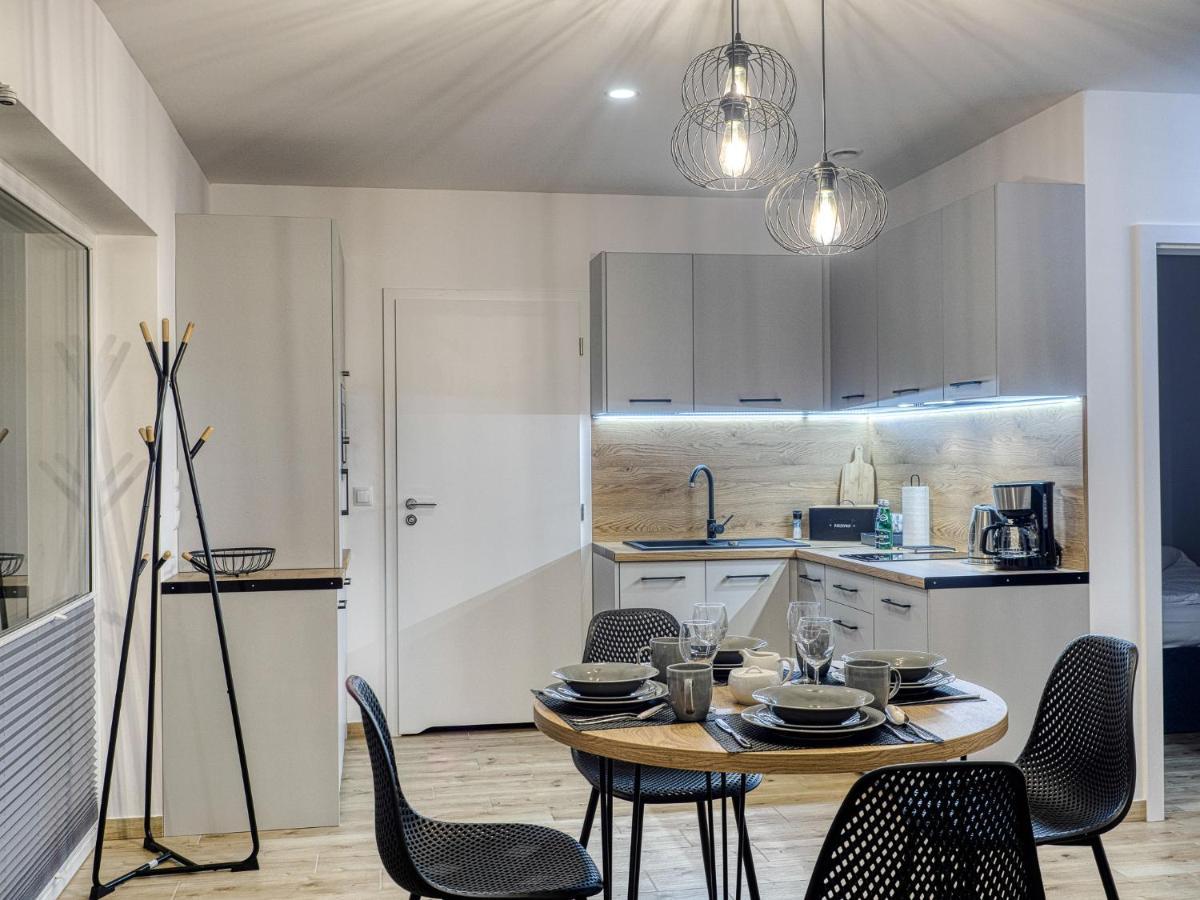 Ostoja Colette Apartment Ярославец Екстериор снимка