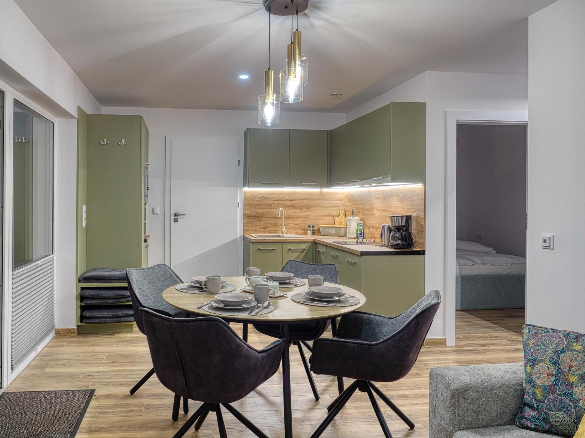 Ostoja Colette Apartment Ярославец Екстериор снимка