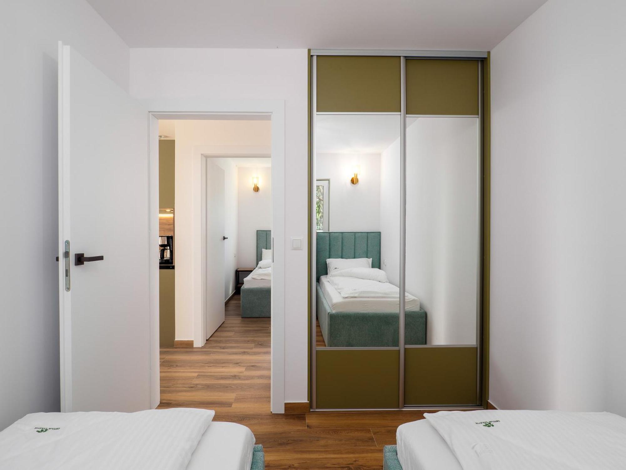 Ostoja Colette Apartment Ярославец Екстериор снимка