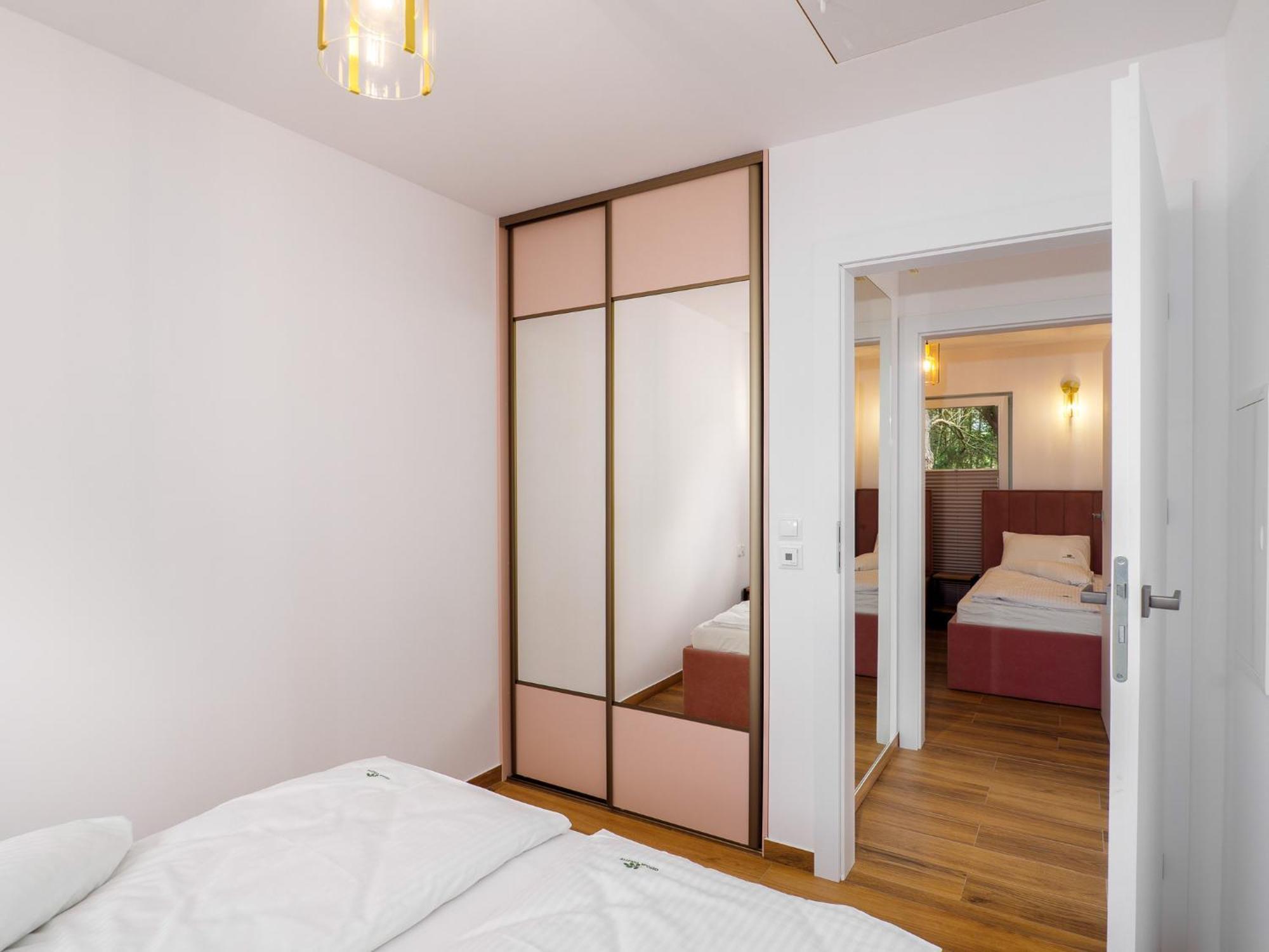 Ostoja Colette Apartment Ярославец Екстериор снимка