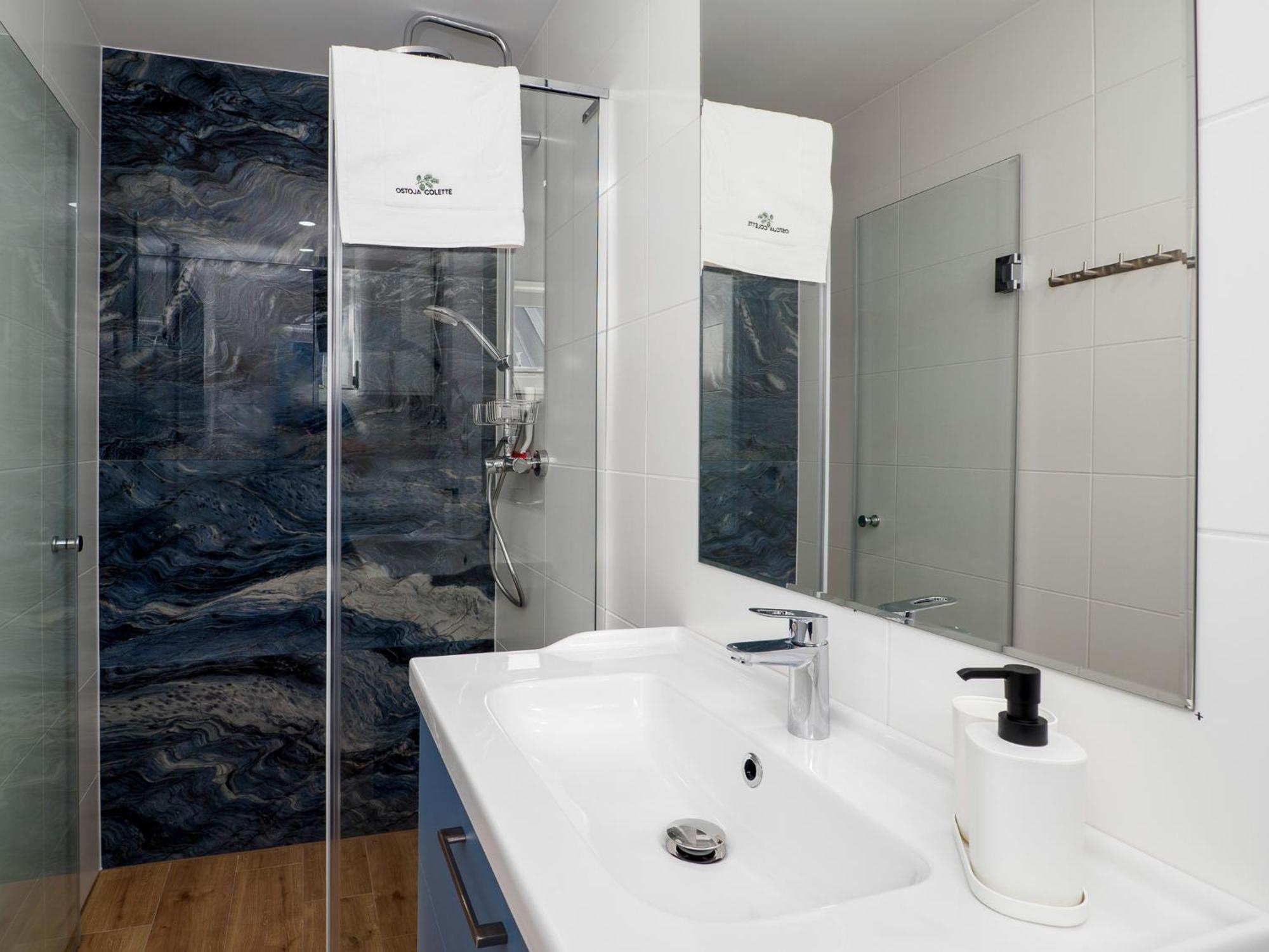 Ostoja Colette Apartment Ярославец Екстериор снимка